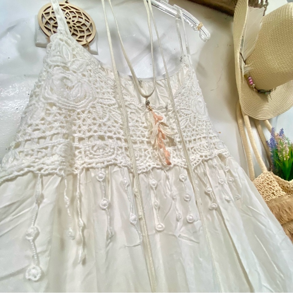 SOLD ⭐️Prairie vibe crochet boho dress w intricate fringe & shabby chic vibe - Picture 4 of 7